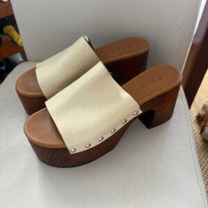 Marni Mules in Size 41, Beige leather upper.